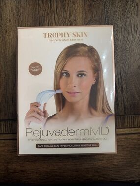 Trophy Skin Rejuvaderm Microdermabrasion Device – At-Home Skin Resurfacing Tool